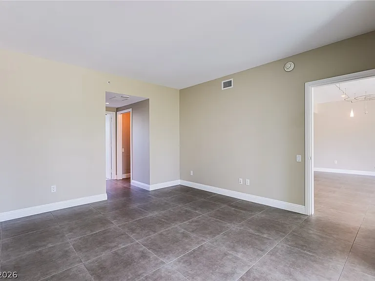 222 Karen Ave #201 — Photo 17