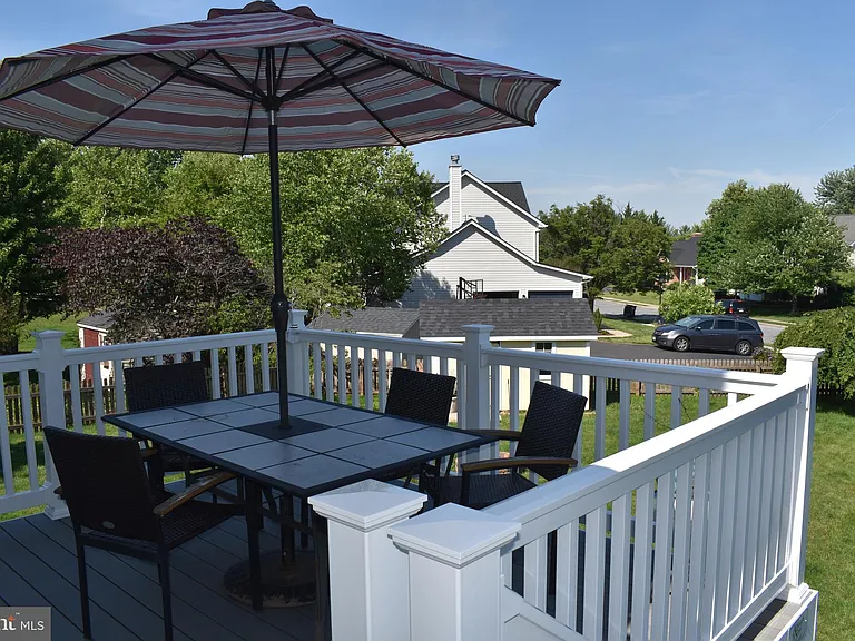 2174 E Greenleaf Dr — Photo 33