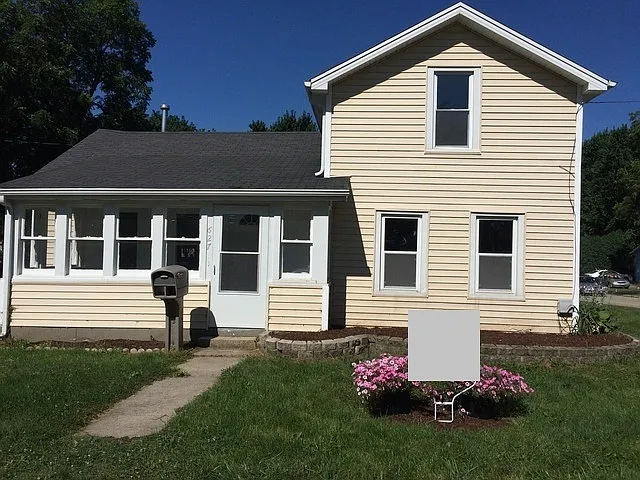627 N Van Buren St photo 1
