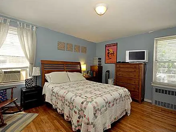 66-33 Yellowstone Boulevard image 1 of 7