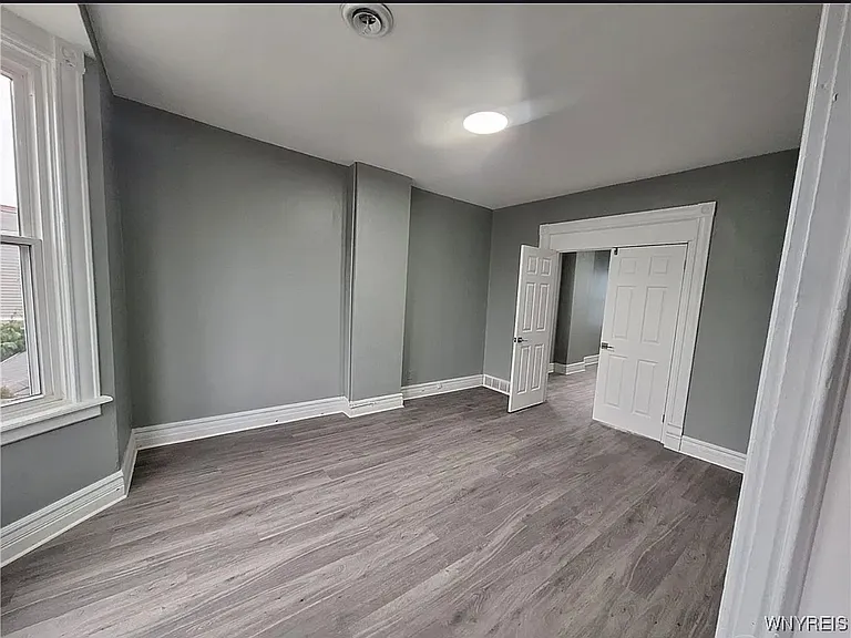 200 W Tupper St #1 — Photo 10