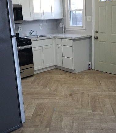 3rd image of 669 Mill St #1