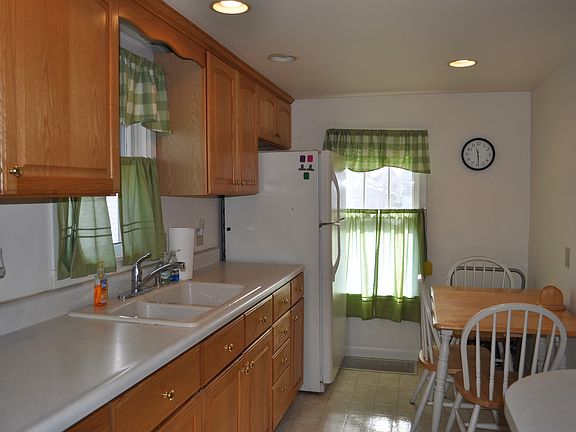 4th image of 1421 W Jefferson St