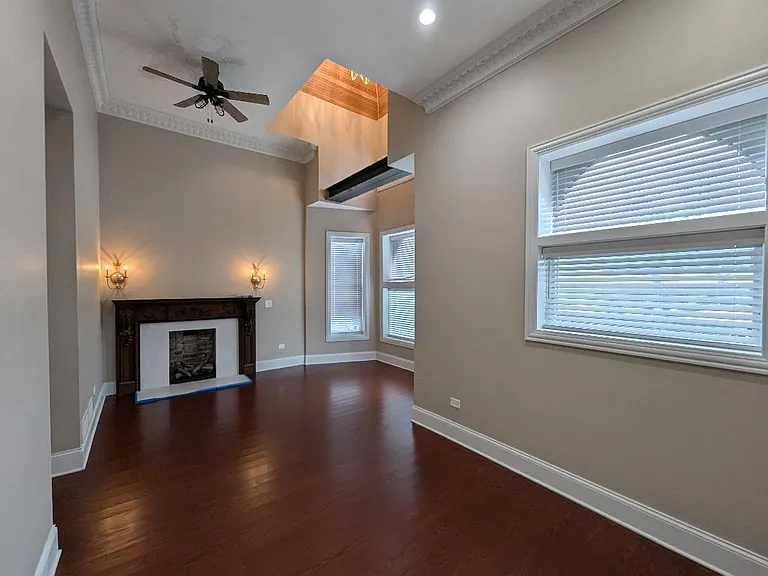 2150 W Monroe St — Photo 53