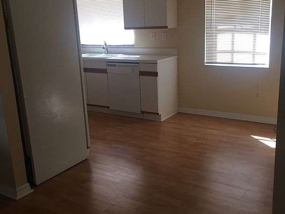 5th image of 4722 W Kensington Ave
