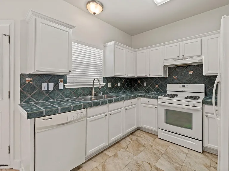 1908 Windy Park Dr — Photo 11