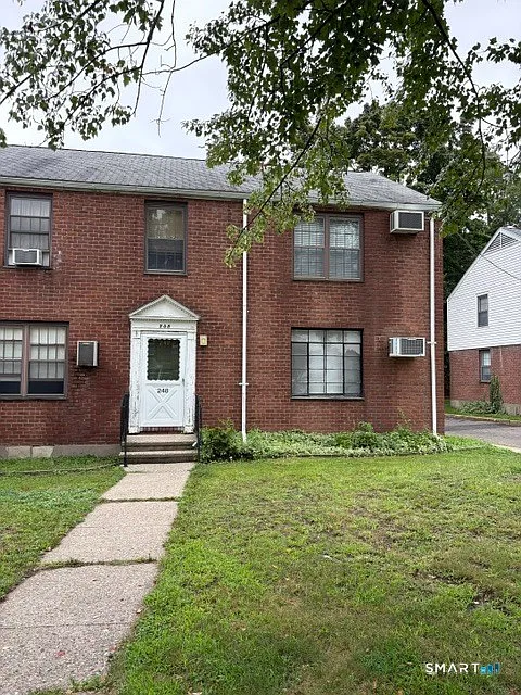 1 bed, 1.0 bath, 696 sqft, $1,700 — Photo 2