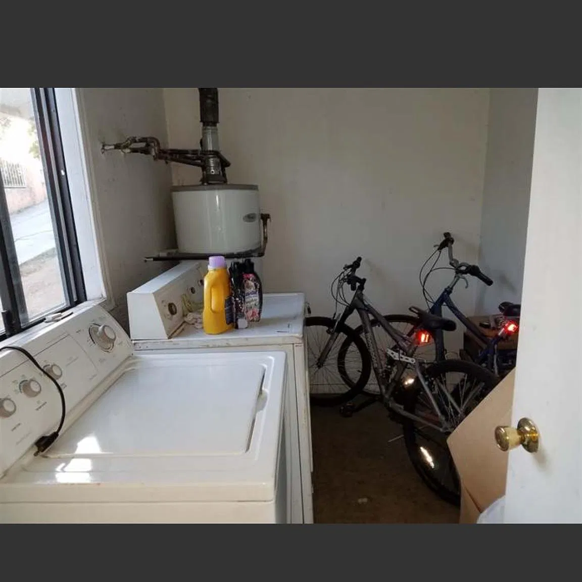 3 bed, 1200 sqft, $3,500 — Photo 2