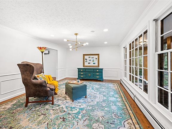 4th image of 52 Carriage Stone Dr