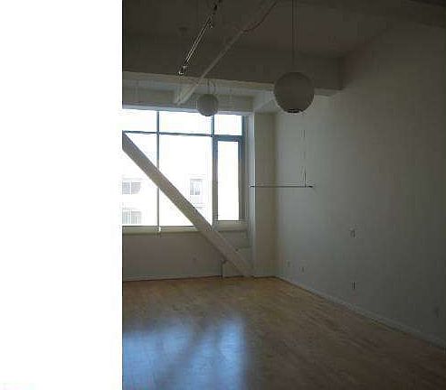 5th image of 175 S Lake Ave Unit 318