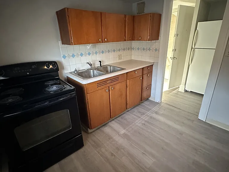 14724 Clifton Blvd #3 — Photo 6