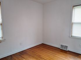 19151 Rowe St, Detroit, MI