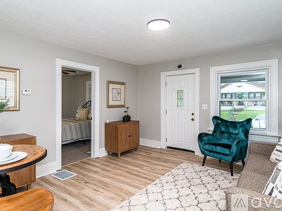 3rd image of 1111 Holly Ave
