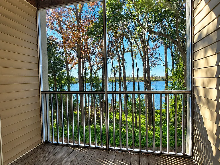 Screened in balcony (with extra storage closet)