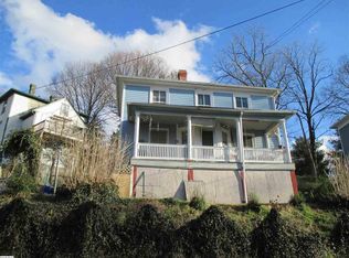 16 Sears Hill Rd, Staunton, VA 24401