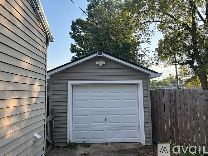 2 bed, 940 sqft, $1,650 — Photo 2