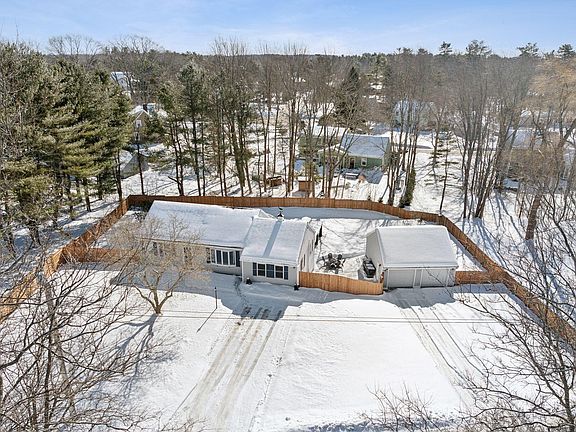 3rd image of 6 Woodside Drive