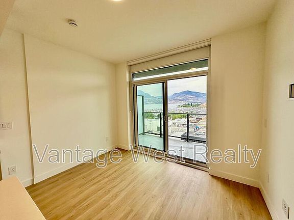 5th image of 1626 Water St #910