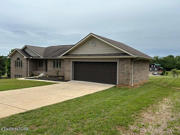 3rd image of 1542 Quarles Rd