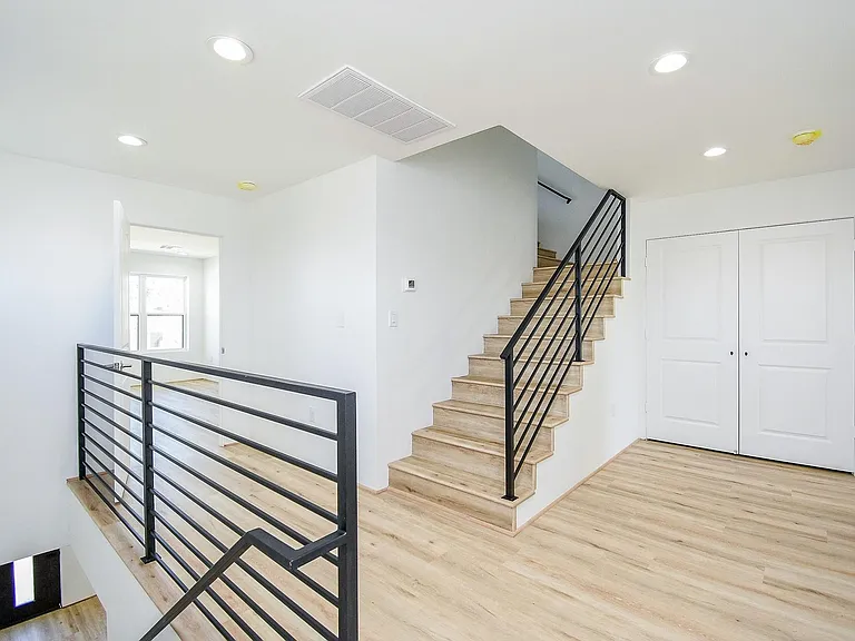 15000 S Richmond Ave #6 — Photo 14