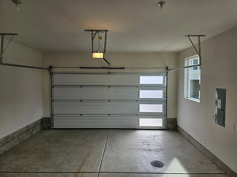 2-Car garage