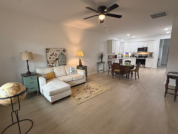 5th image of 834 Ridgewood Dr #6