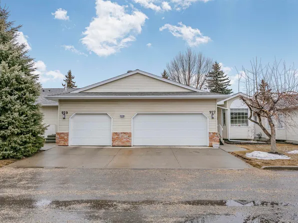 927 Youville Dr W, Edmonton, AB T6L 7E7