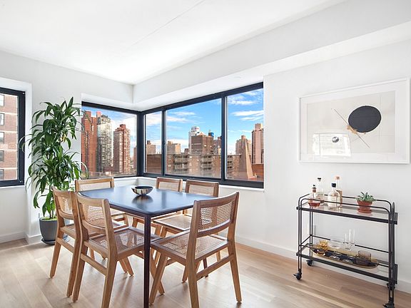 4th image of 200 E 87th St APT 14M