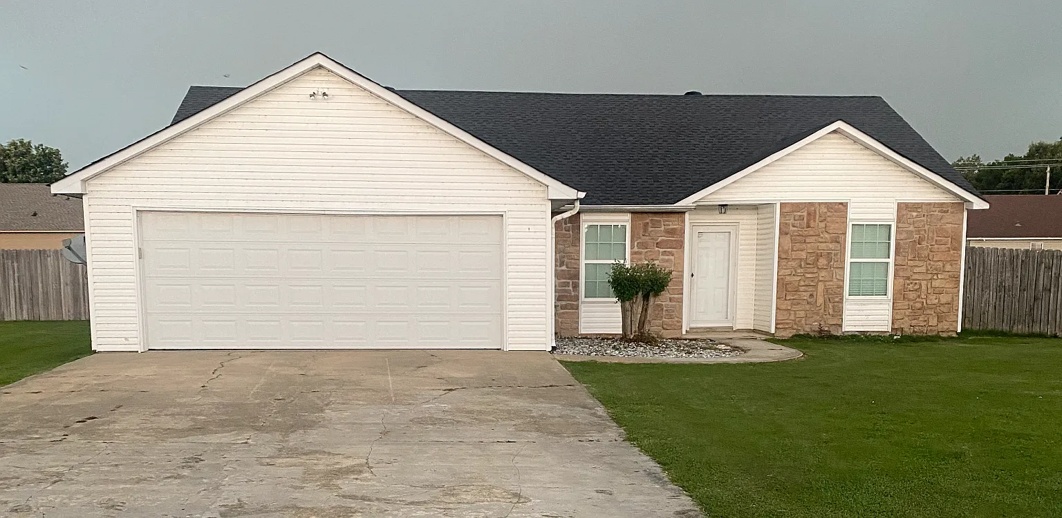 3 bed, 1636 sqft, $1,550 — Photo 1