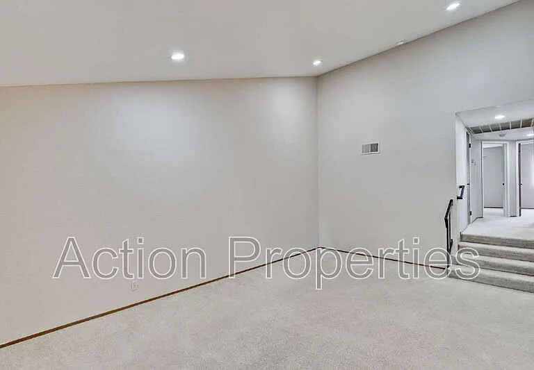 437 Costa Mesa Ter #F — Photo 3
