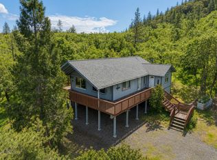 37 Firehouse Ln, Shady Cove, OR 97539