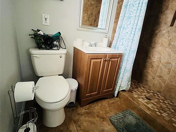 3rd image of 7705 Ilex Dr