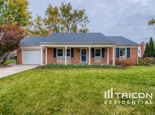 2 Bernard Ct, Buffalo Grove, IL 60089