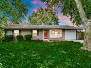 1044 Barefoot Trl, Greenwood, IN