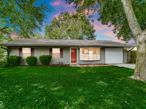 1044 Barefoot Trl, Greenwood, IN 46142