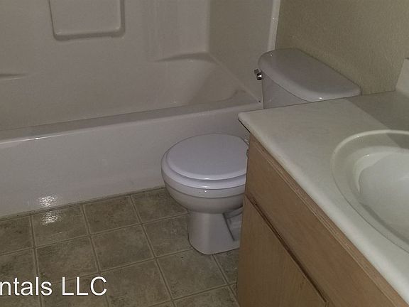 5th image of 2605 Alma Dr #B