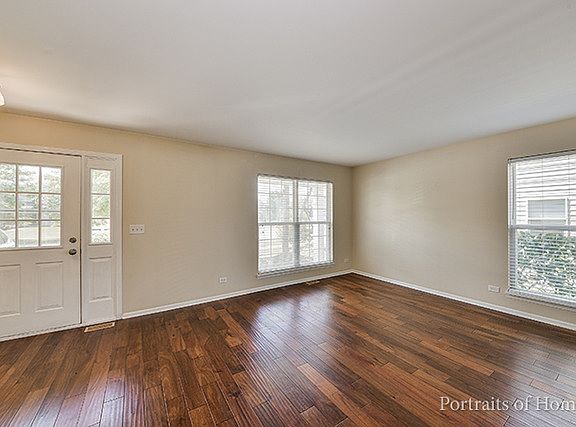 4th image of 2951 Deerpath Ct