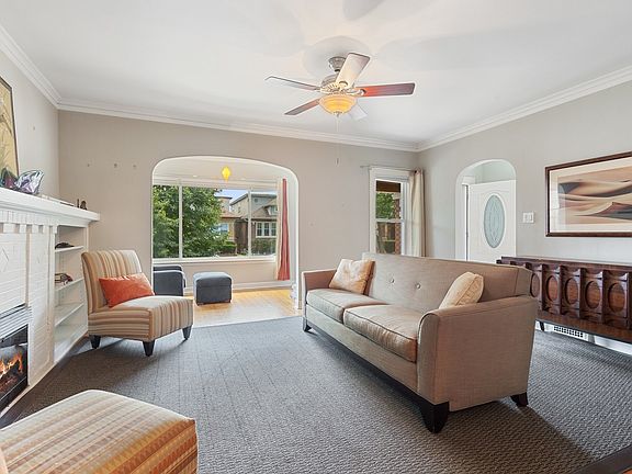 2nd image of 5416 W Berenice Ave