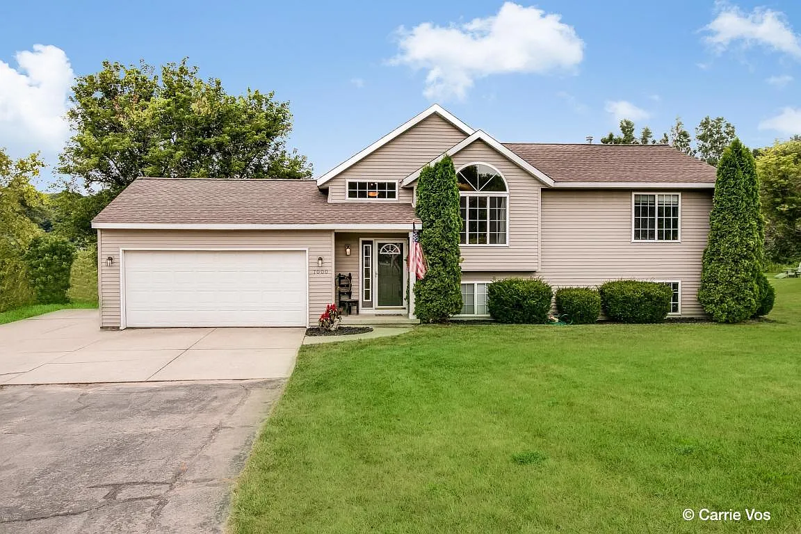 7000 Cedar Highlands Dr NE photo 1