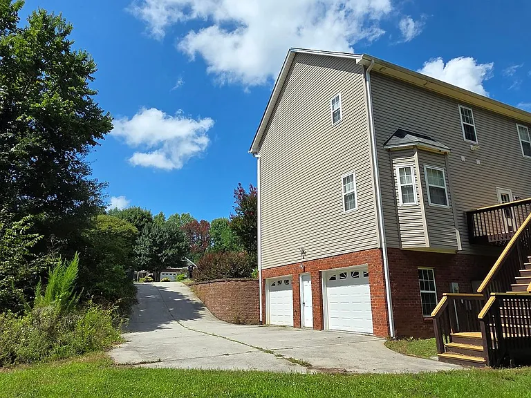 4049 Clinard Ave — Photo 39