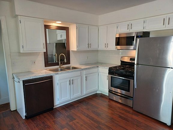 3rd image of 397 Grand Rapids St
