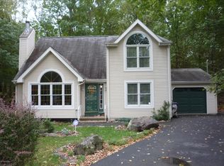 123 Pasquin Dr, East Stroudsburg, PA 18301