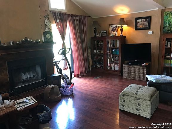 5th image of 442 Pebble Beach Dr NW