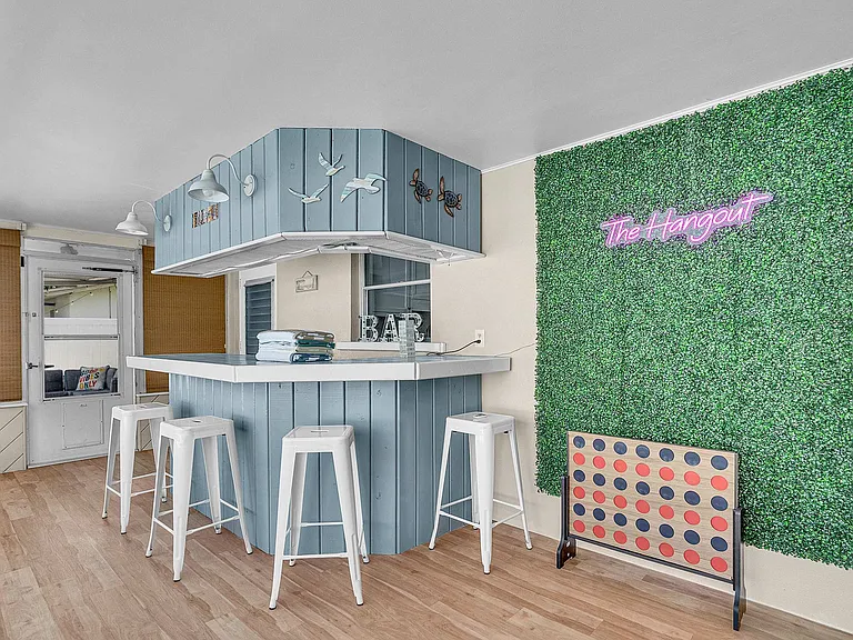 Building's Lounge