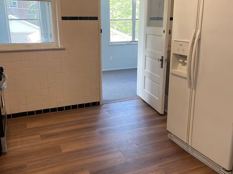 5244 Bancroft Ave #2 — Photo 14