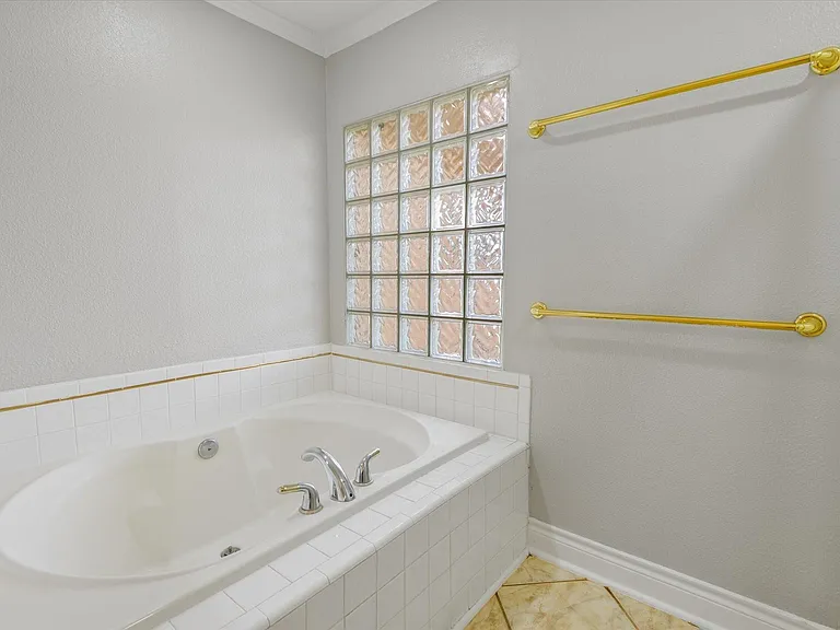 7715 Brush Wood Dr — Photo 23