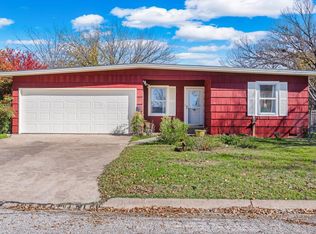 814 Lee St, Kerrville, TX 78028
