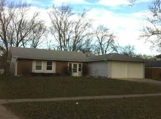 1410 Devonshire Ln, Hoffman Estates, IL 60169
