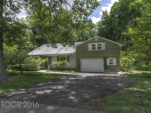 99 Pittis Ave, Allendale, NJ 07401