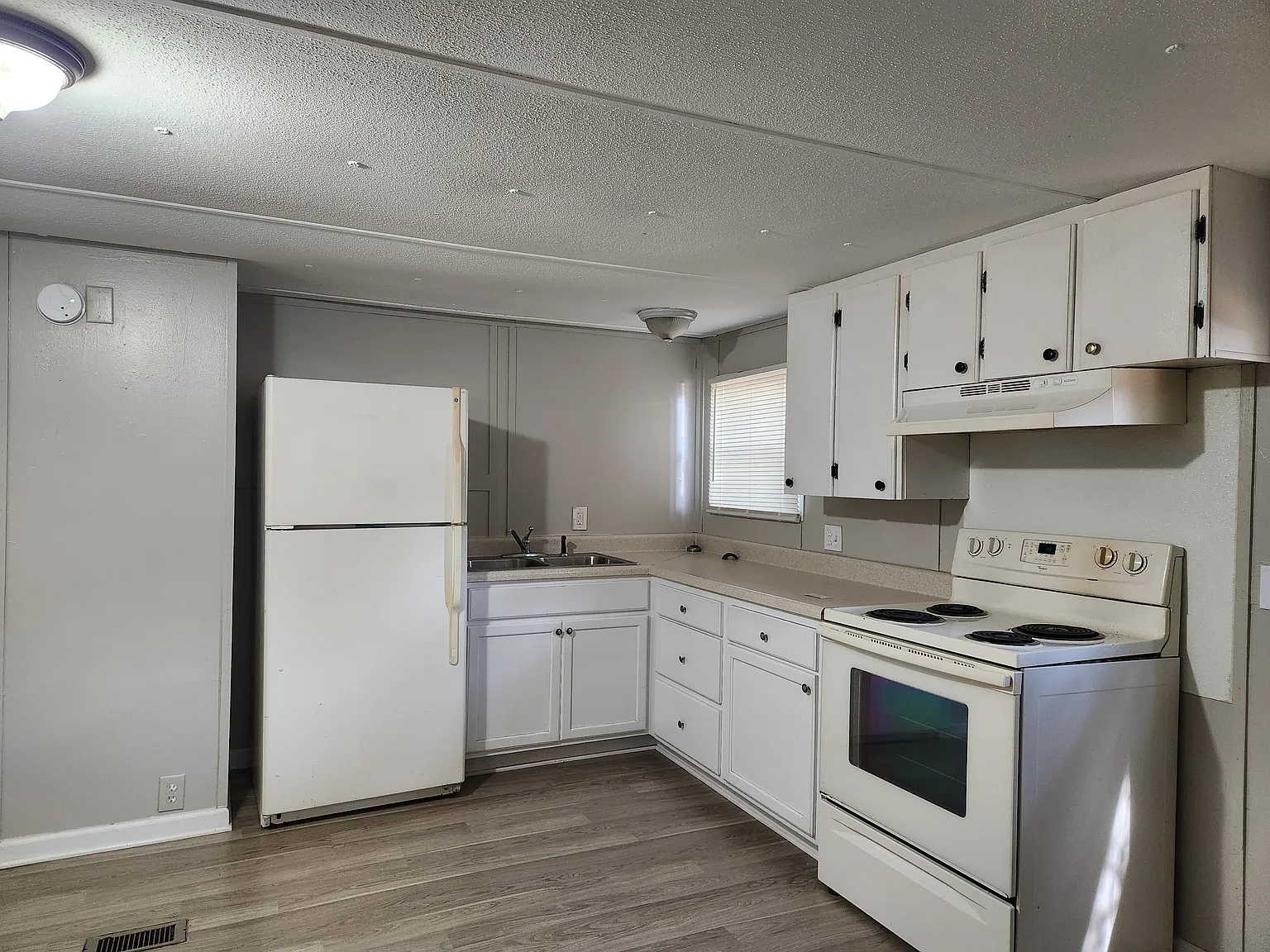 3 bed, 924 sqft, $1,400 — Photo 4